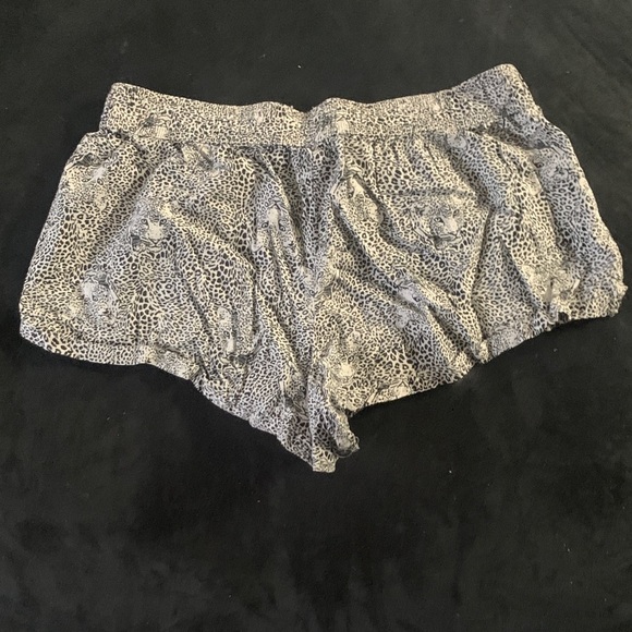 Victoria's Secret Black and Gray Patterned Panties - Picture 2 of 4